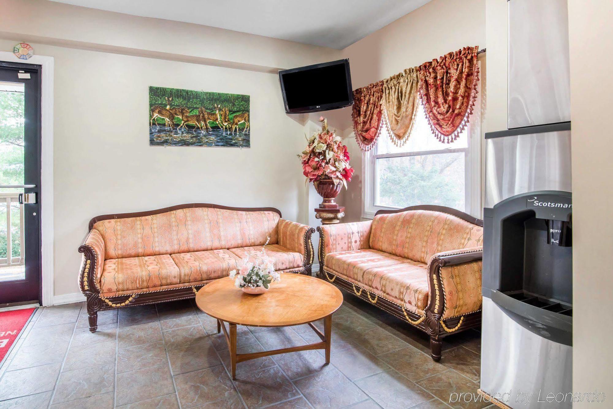 Econo Lodge Ню Палц Екстериор снимка