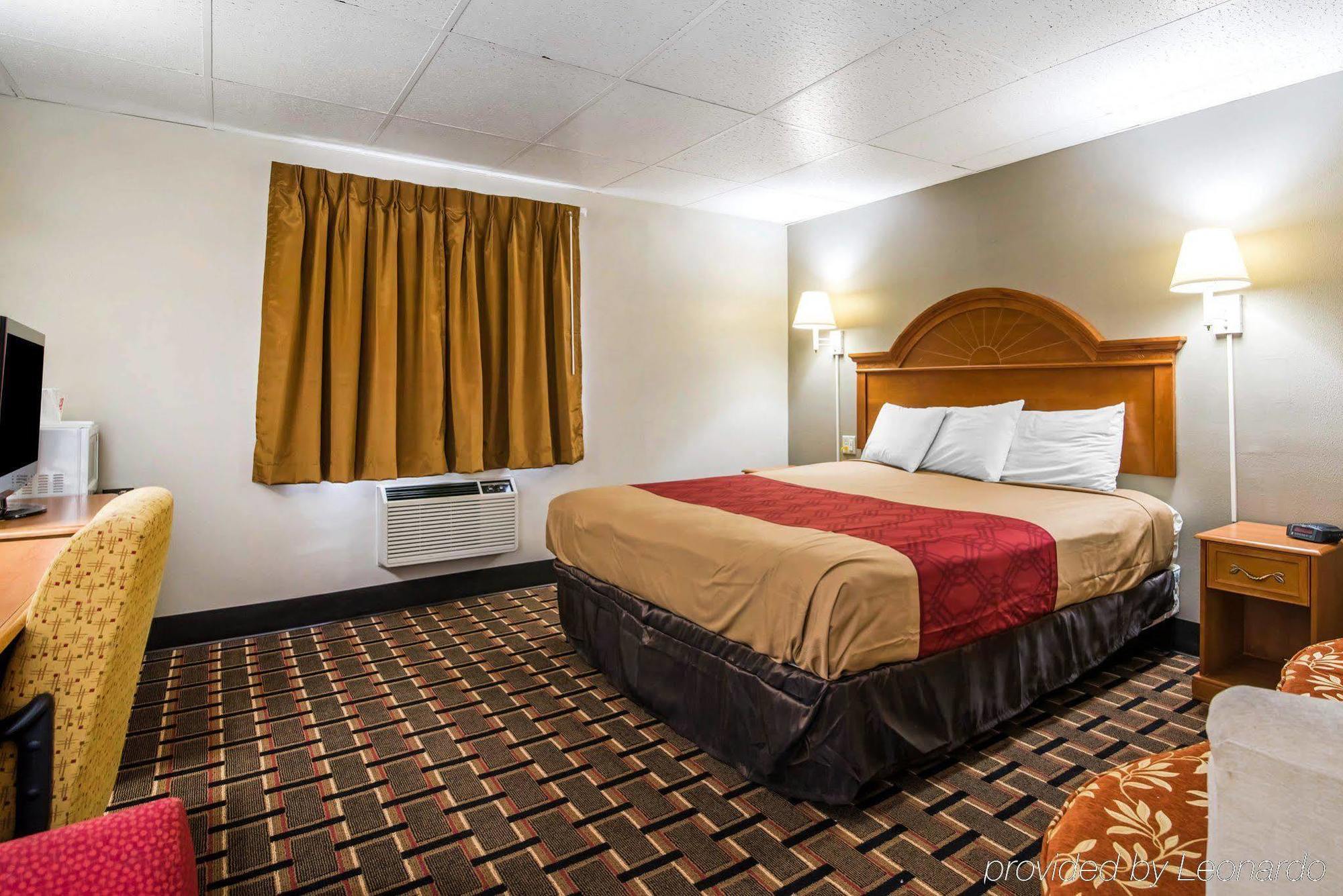 Econo Lodge Ню Палц Екстериор снимка