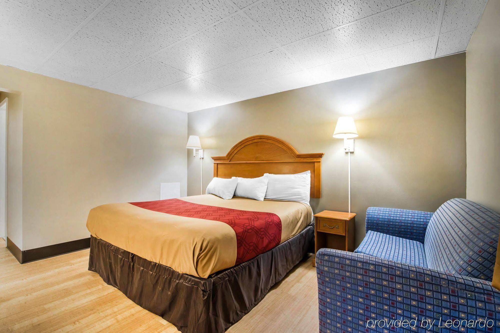 Econo Lodge Ню Палц Екстериор снимка