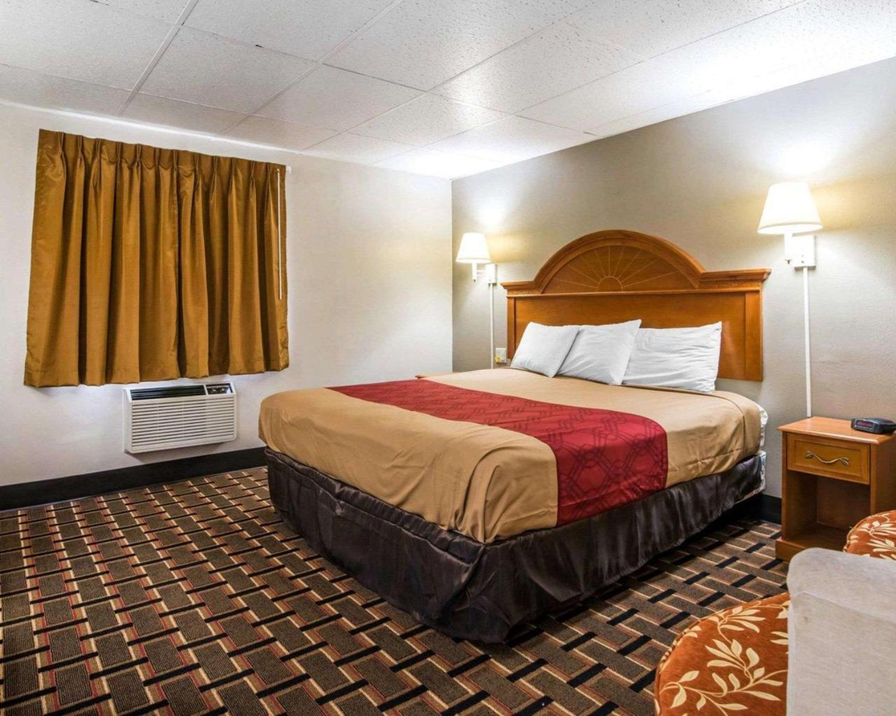Econo Lodge Ню Палц Екстериор снимка