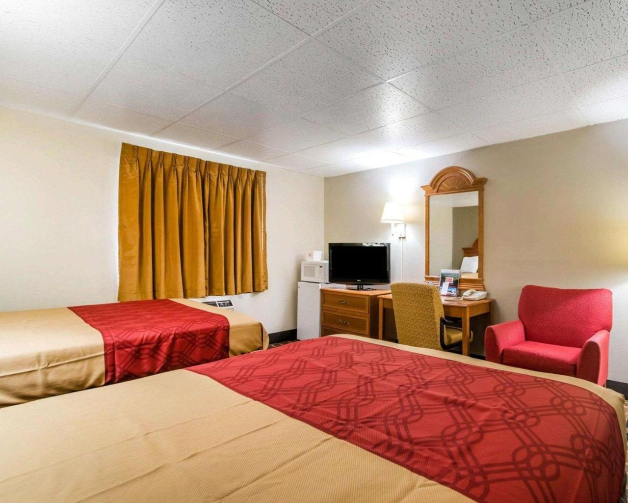 Econo Lodge Ню Палц Екстериор снимка