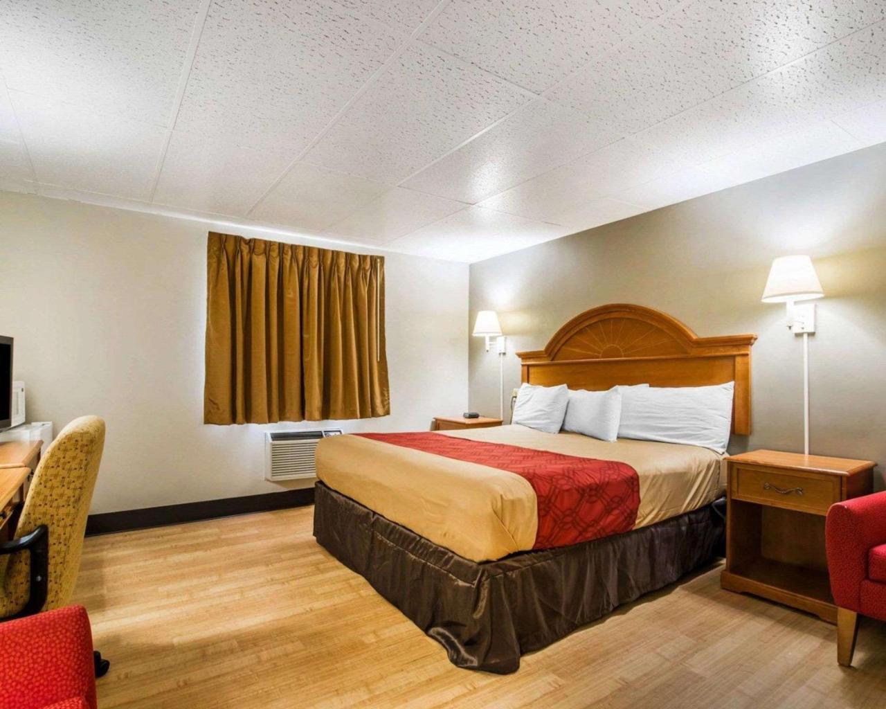Econo Lodge Ню Палц Екстериор снимка