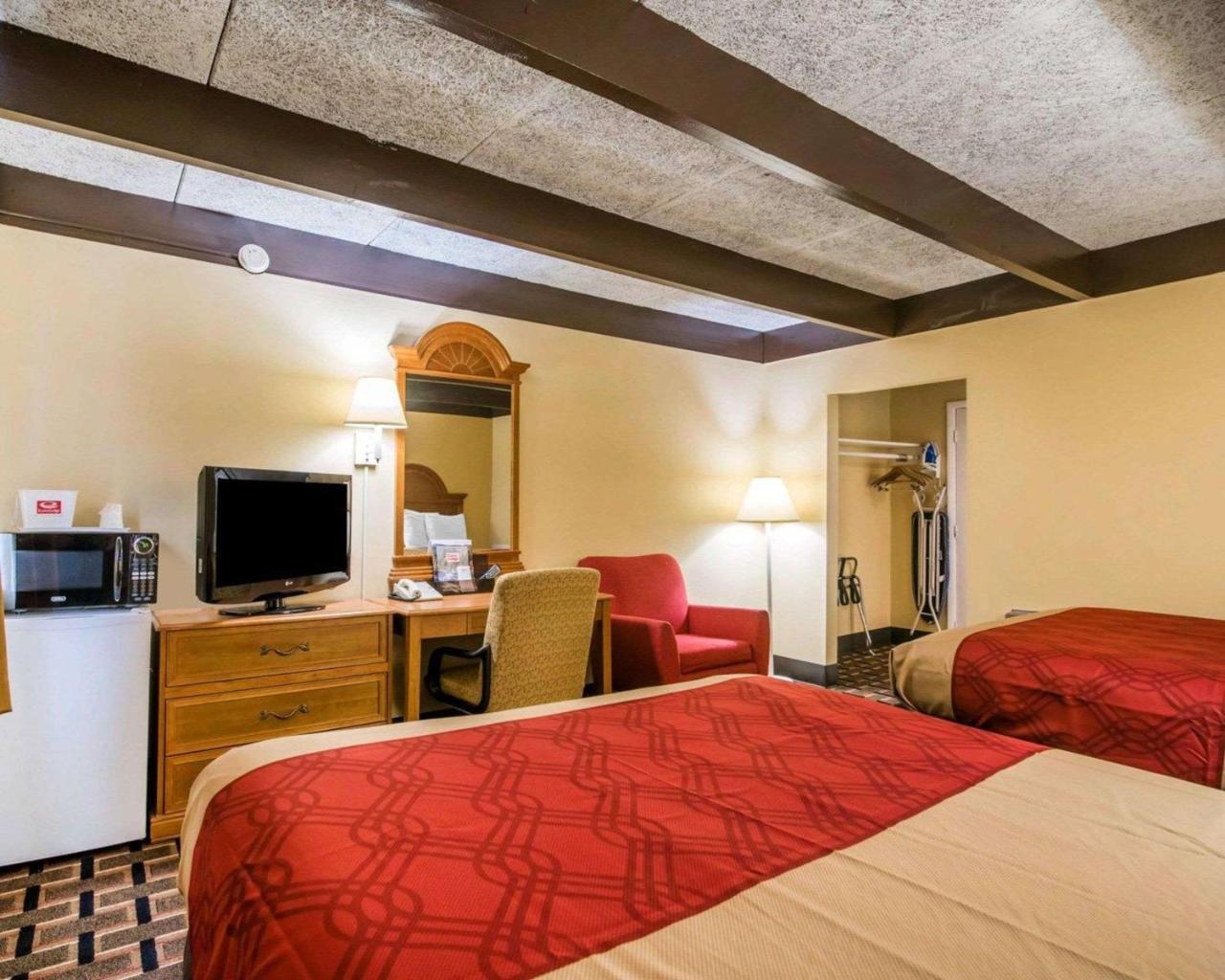 Econo Lodge Ню Палц Екстериор снимка
