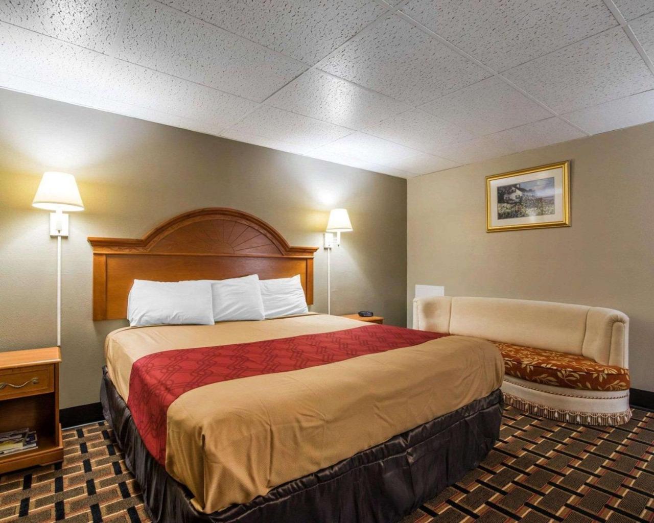 Econo Lodge Ню Палц Екстериор снимка
