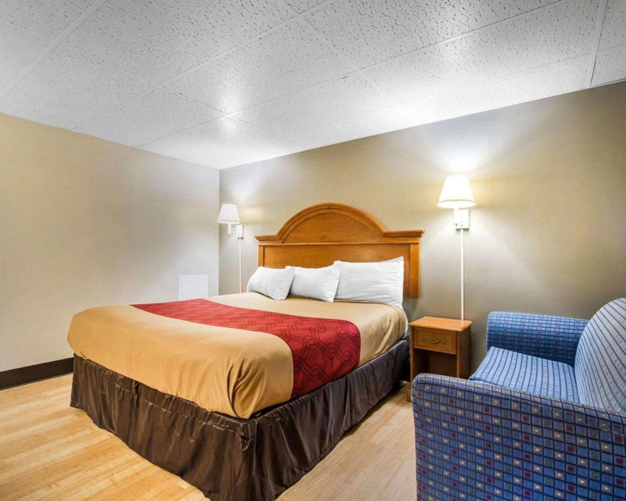 Econo Lodge Ню Палц Екстериор снимка